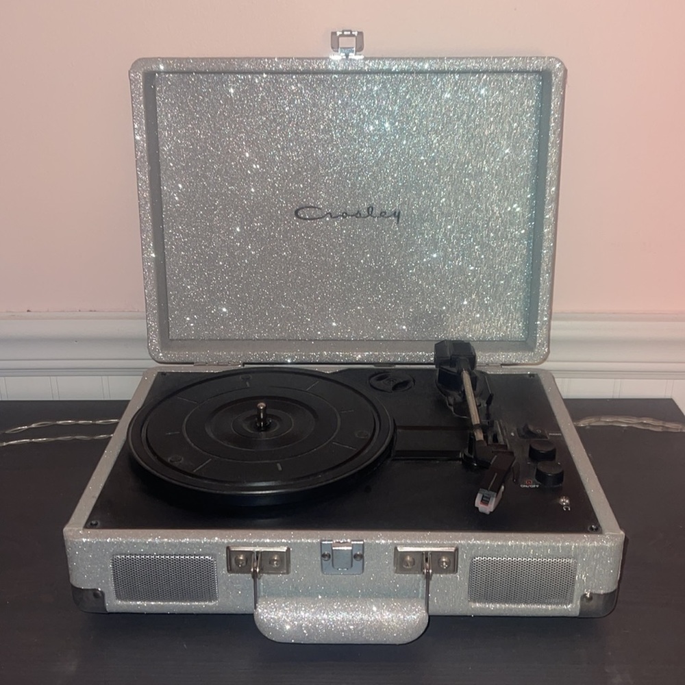 Crosley UO Exclusive Glitter Cruiser Record Player (rare)